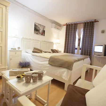 Apartment 135
